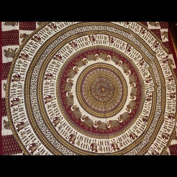 HUGE Elephant Tapestry - Picture 2 of 8